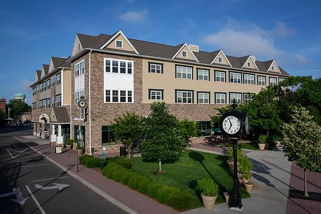 Fairfield Metro At Farmingdale Village — Photo 3