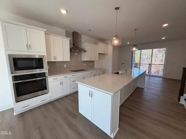 6044 Dunzo Dr, Raleigh, NC 27617