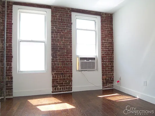 Rented by City Connections Realty | media 3