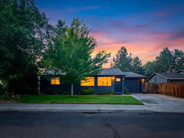 3146 SW Pumice Pl, Redmond, OR 97756