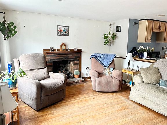 2nd image of 206 Samoset St