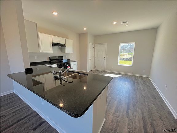 3rd image of 14090 King Arthur Ct