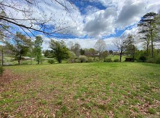 Clontz Dr, Morganton, NC 28655