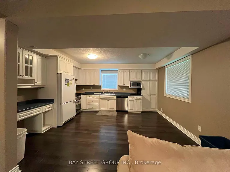 578 Springwater Dr W — Photo 5