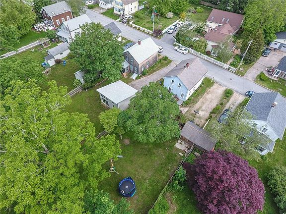 4th image of 32 Schaeffer St
