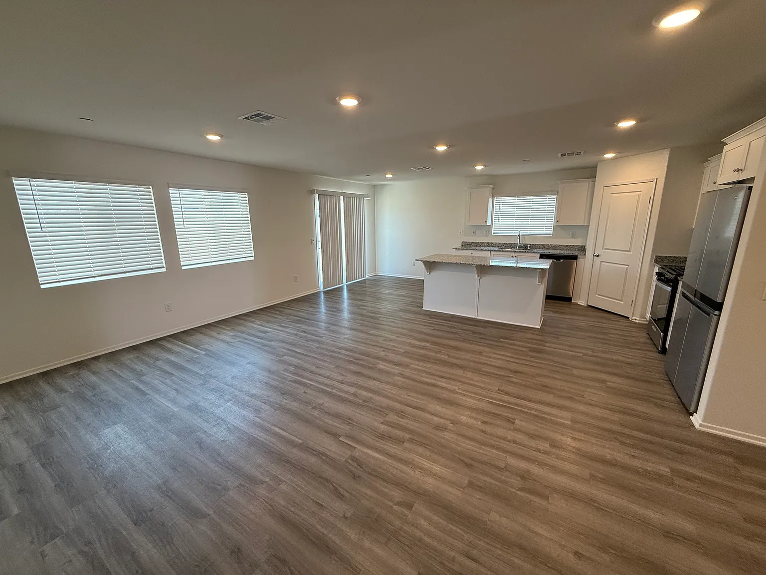 4413 W Avenue J4 — Photo 4