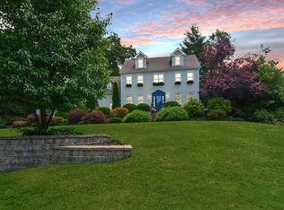 1 Daffodil Ln, Medway, MA 02053