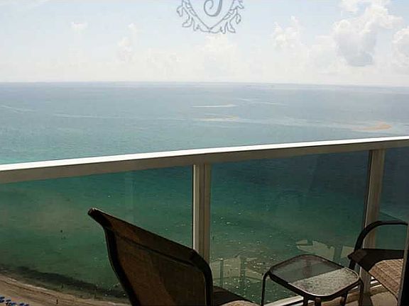5th image of 18001 Collins Ave #2907