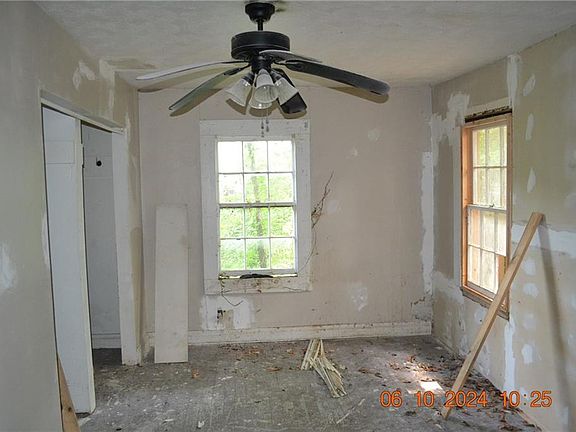 5th image of 724 12th Ct