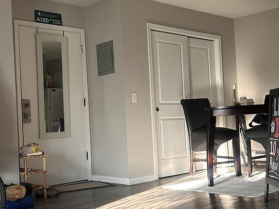 3rd image of 905 Coolidge Rd #3