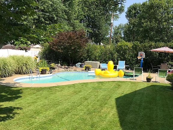 5th image of 128 Meadow Run