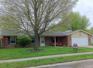2108 W Village Dr, Muncie, IN 47304