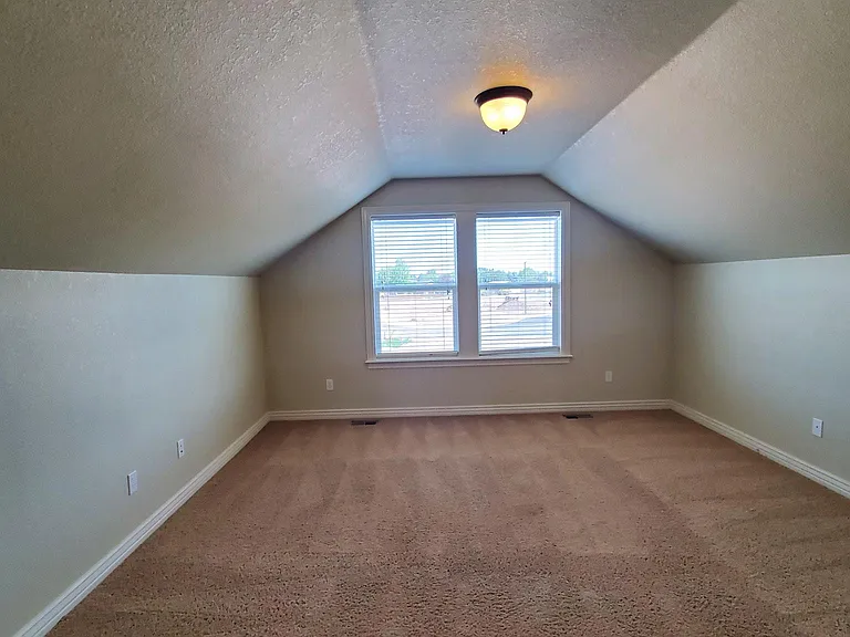 1828 E Serchio Ct — Photo 32