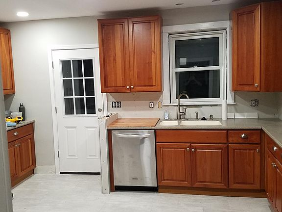 4th image of 3202 Hazelwood Ave