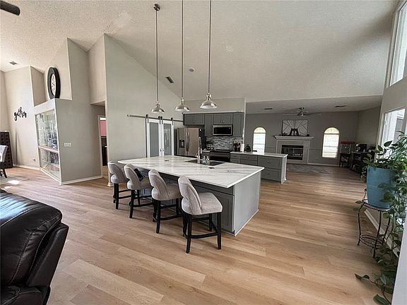 4th image of 18561 Winding Oaks Blvd