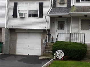 58 Windmill Rd, Poughkeepsie, NY 12601