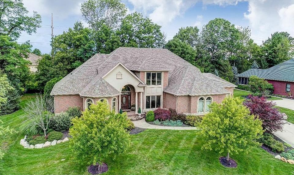 1st image of 325 Stratford Ln