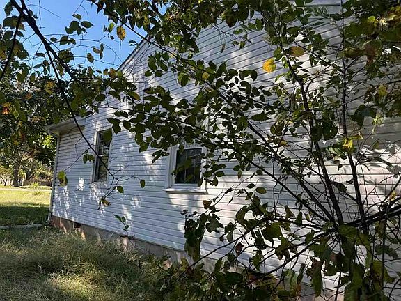 4th image of 2511 W Mount Vernon St