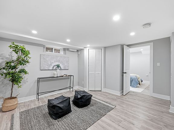 5th image of 4263 Hildreth St SE
