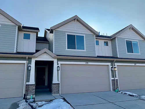 139 E River View Dr Photo 1