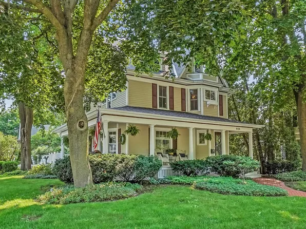 605 W Wisconsin AVENUE, Oconomowoc, WI 53066