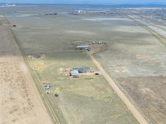 3rd image of 902 Range Road 65