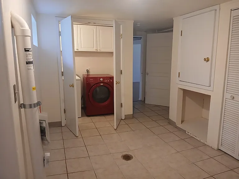 4558 Hooker St — Photo 11