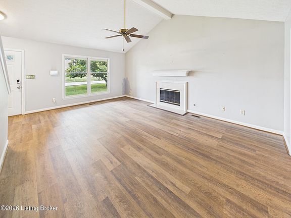 4th image of 4825 Oak Pointe Dr