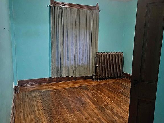 5th image of 202 Medina St