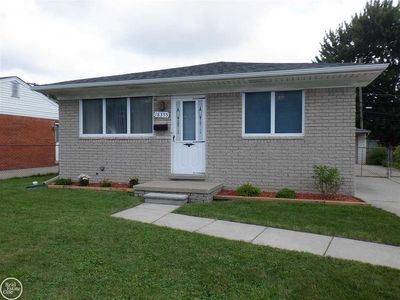 18355 E Thirteen Mile Rd, Fraser, MI, 48026