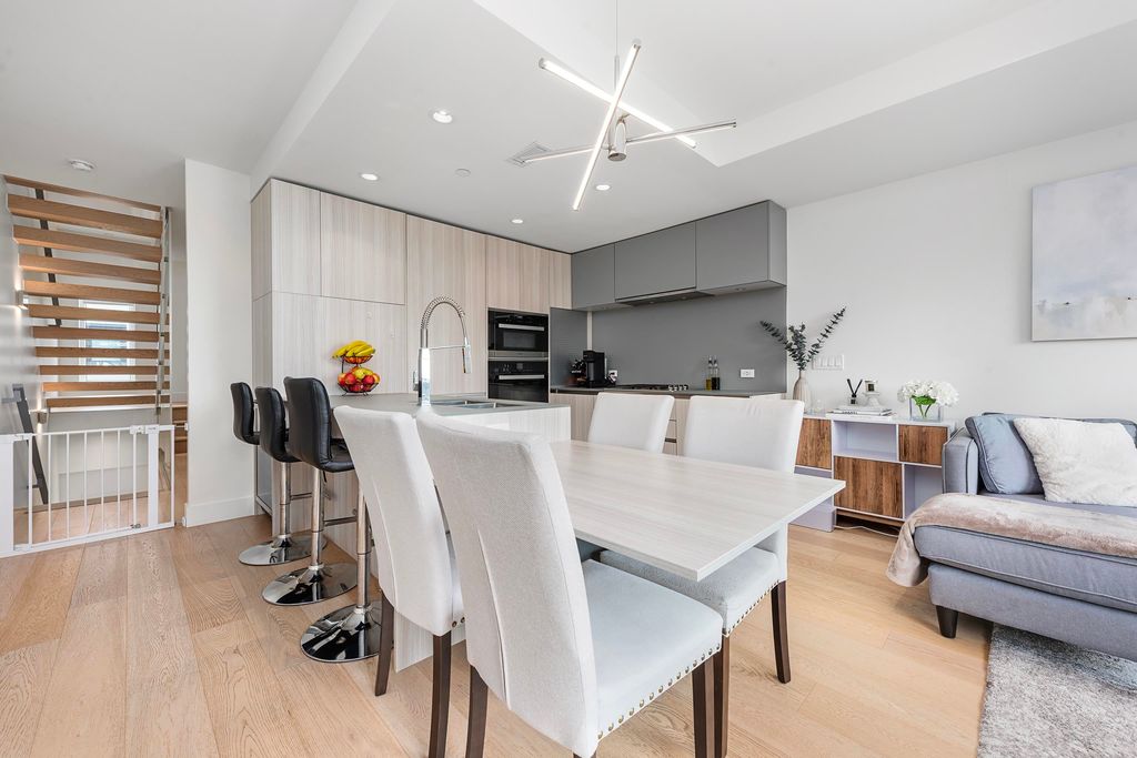 Apartment in Vancouver, Riley Park - View 3