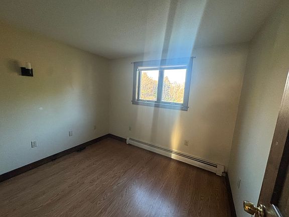 5th image of 35 Maple St
