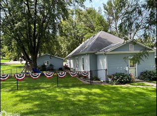 907 Cedar St, Atlantic, IA 50022