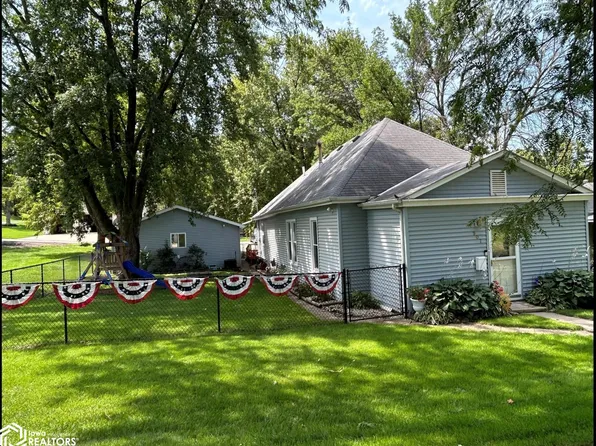 907 Cedar St, Atlantic, IA 50022