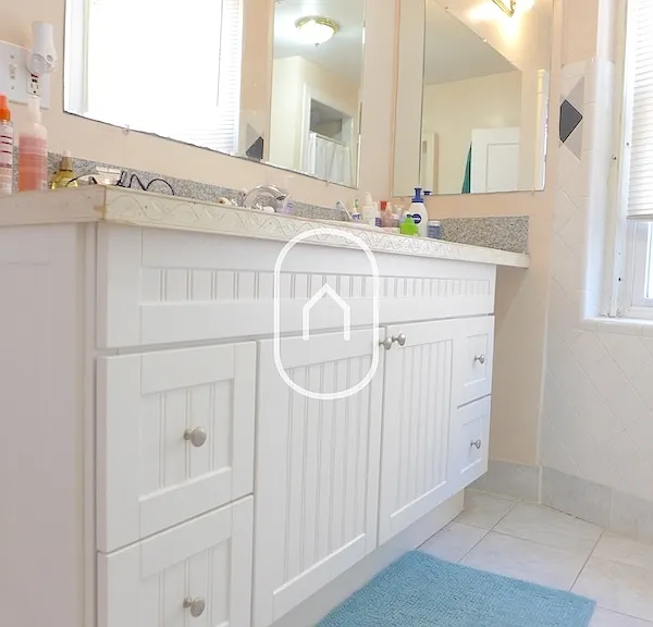 164 Strathmore Rd — Photo 13