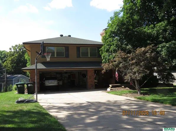 12228 Deer Hollow Dr, Omaha, NE 68154