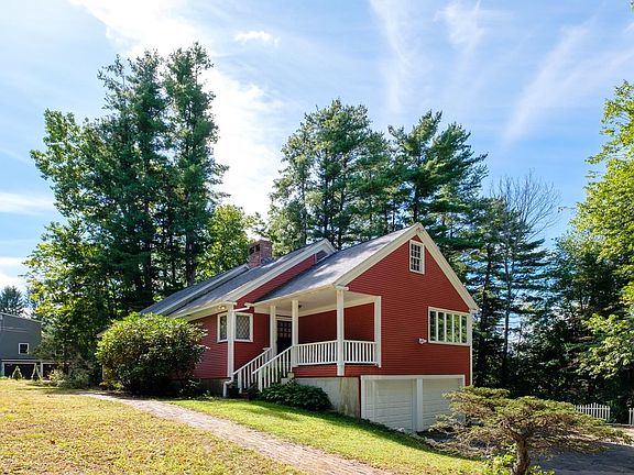 3rd image of 375 Island Pond Road