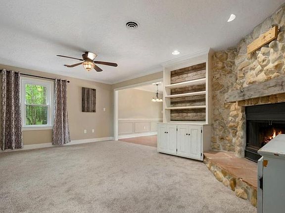 3rd image of 51 Cherry Hills Dr
