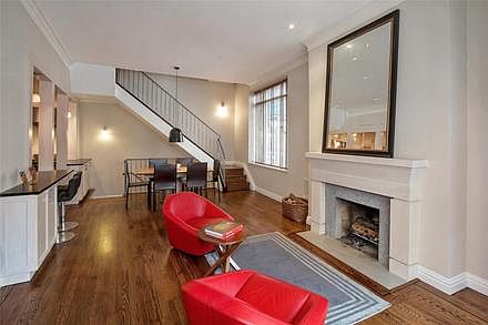 3rd image of 4 Greenwich Mews