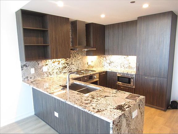2nd image of 747 N Hudson Ave #1
