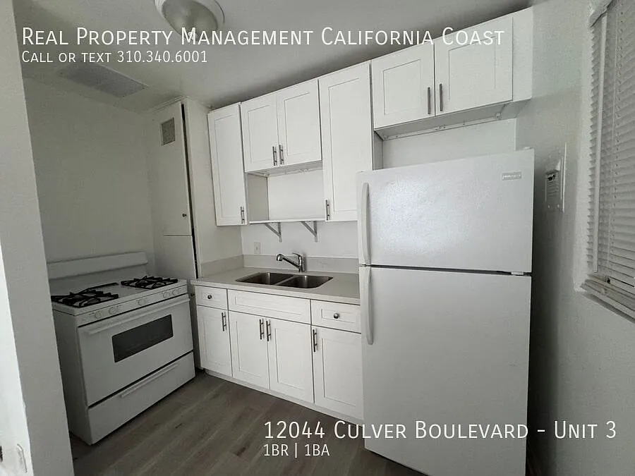 Building Photo - 12044 Culver Blvd #3