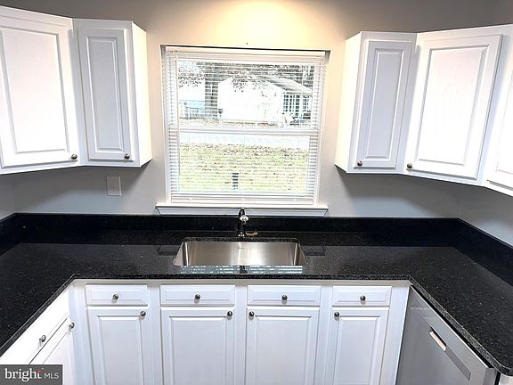 4th image of 540 White Sands Dr