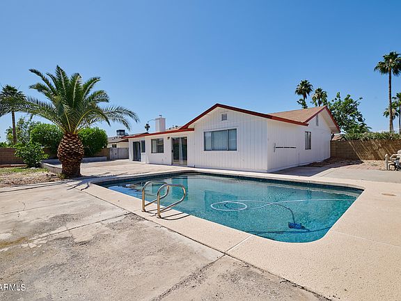 4th image of 3431 E DIAMOND Avenue