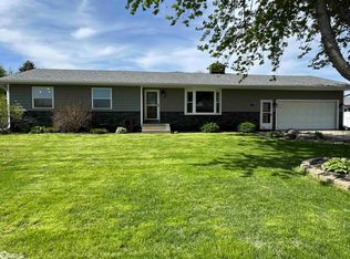 12 Country Club Pl, Garner, IA 50438