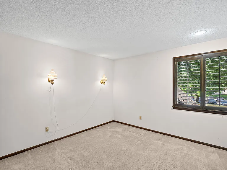 11129 Ash St — Photo 35