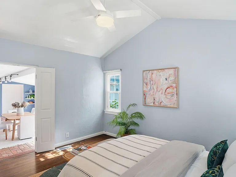 13360 Magnolia Blvd — Photo 38