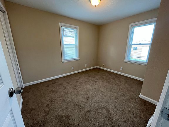 5th image of 1101 Meadowdale Ave