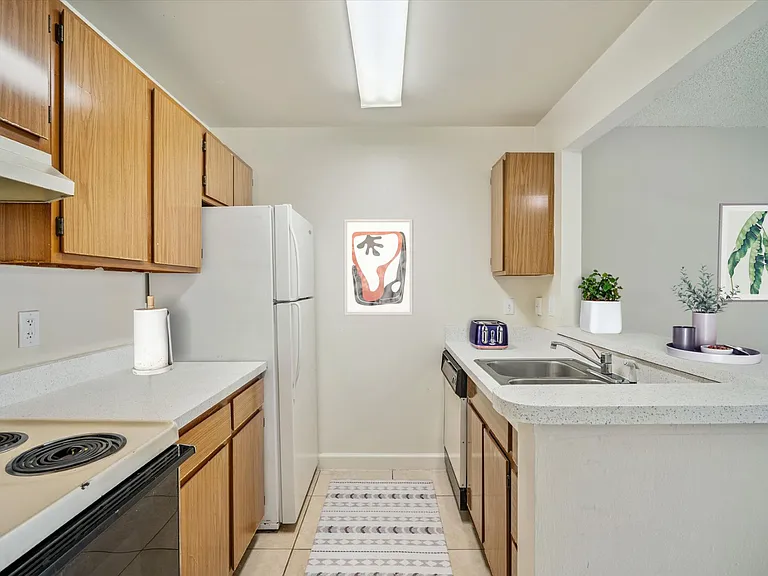 One Bedroom - 1 Bed / 1 Bath - 548 Sq.Ft.