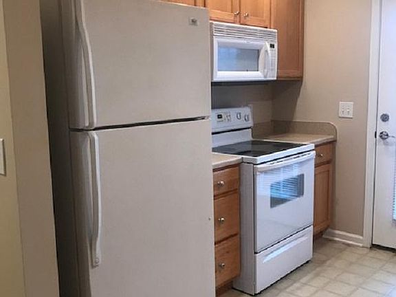 4th image of 1307 Kensington Pl