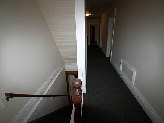 4th image of 27 Vincent St #27